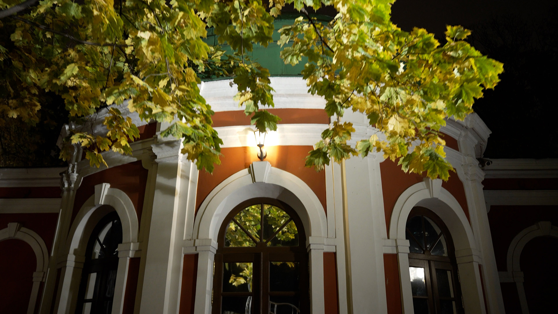 «Что? Где? Когда?: за кадром» от 09.10.2022. Интервью со знатоками после третьей игры Осенней серии смотреть онлайн