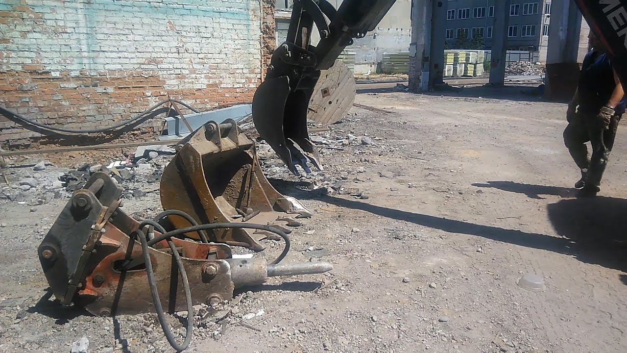 Быстросъём. Гидромолот и вибрация на организм. Работа экскаватора-погрузчика. смотреть онлайн