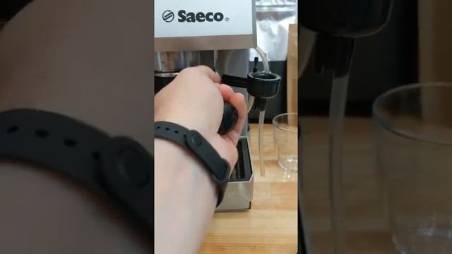 Рожковая кофемашина с жерновой кофемолкой и капучинатором SAECO MAGIC CAPPUCCINO COMBI смотреть онлайн