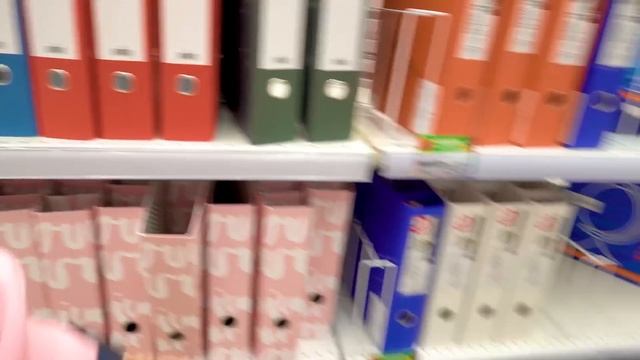 РАДУЖНОЕ vs РОЗОВОЕ! Скупаем ВСЮ КАНЦЕЛЯРИЮ Одного Цвета ЧЕЛЛЕНДЖ! смотреть онлайн