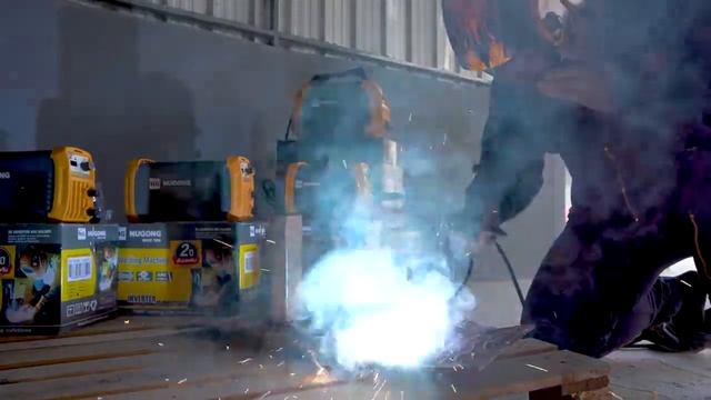 ตู้เชื่อมอินเวอร์เตอร์ HUGONG   2,090  -4,290 บาท ส่งฟรี