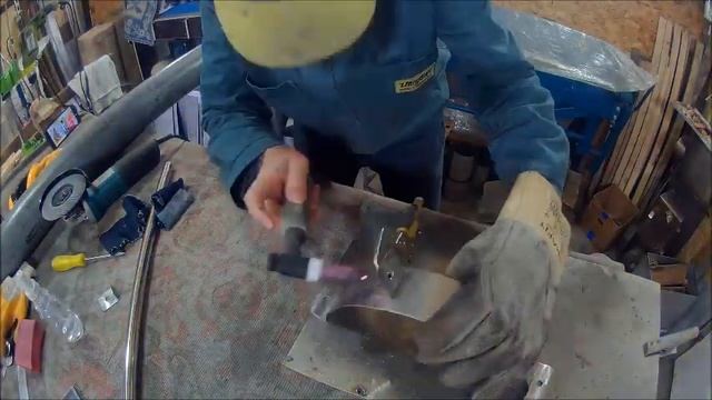 Когда нужно применить хомут с двумя планками для крепления дымохода. смотреть онлайн