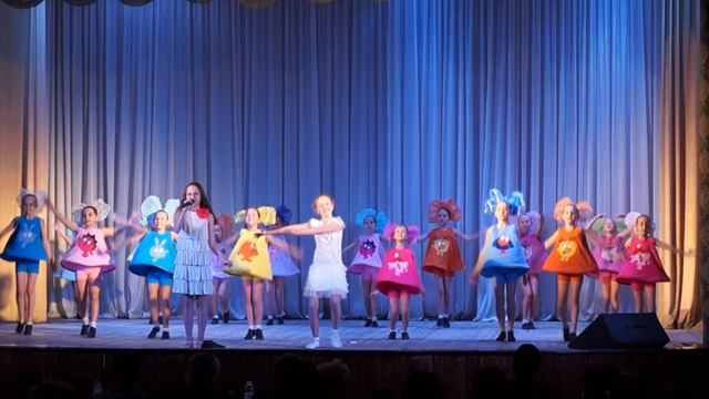 Образцовый хореографический ансамбль "Жемчужинка". Танец " Я рисую" смотреть онлайн