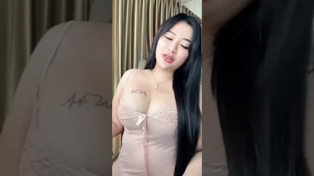 Tante Gemoy Lingerie Pink #bigolive #bigolivevideo #bigolivehot#bigo#live  #bigovlog #tante #goyang