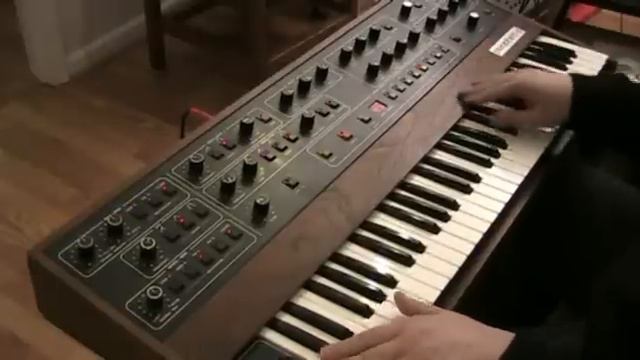 Sequential Circuits Prophet-5 video demo part 1 of 3 смотреть онлайн