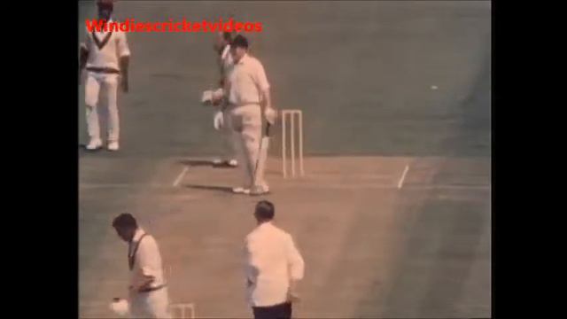 Jackie Hendricks wicket keeping in England 1969 смотреть онлайн