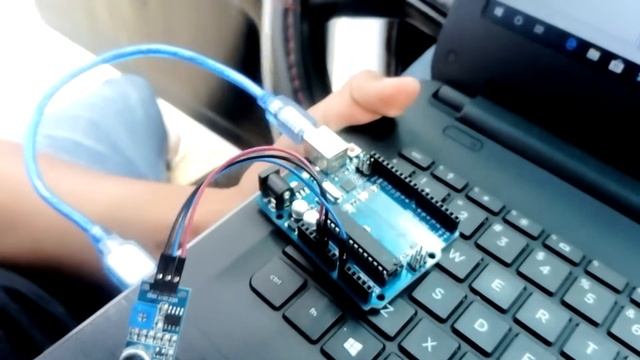 Práctica: sensor de sonido смотреть онлайн
