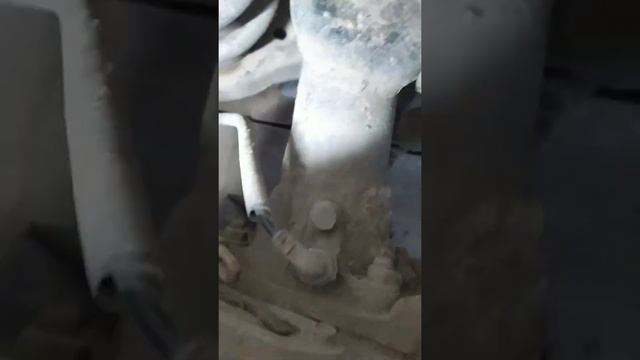 Замена задних колодок хендай H1 смотреть онлайн