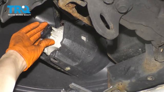 How to Replace Fog Light 2001-07 Toyota Sequoia смотреть онлайн