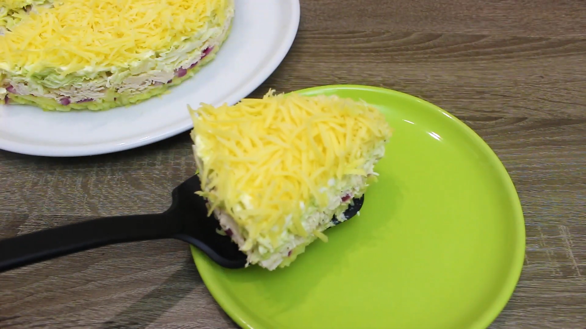 Вкуснейший салат с пекинской капустой! Торт салат! Быстрый рецепт на ужин и на праздничный стол!