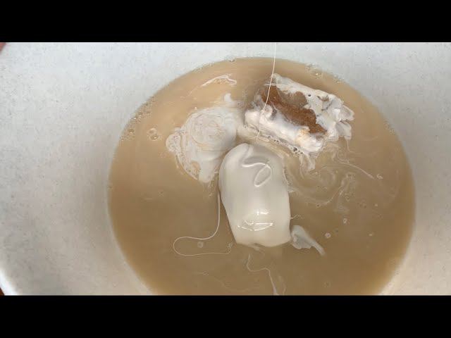 ASMR/soaked laundry soap in cold water/squeezing sponge смотреть онлайн