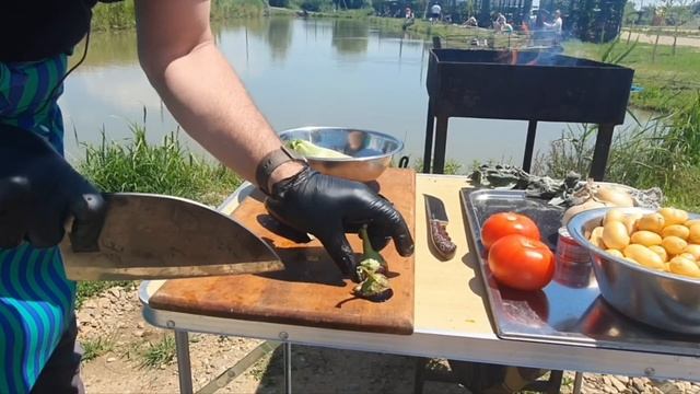 РЫБАЛКА И ПРИГОТОВЛЕНИЕ ЛИНЯ НА МАНГАЛЕ В АДЫГЕЕ. ОВОЩНОЕ РАГУ. РЕЦЕПТЫ СЮФ. смотреть онлайн