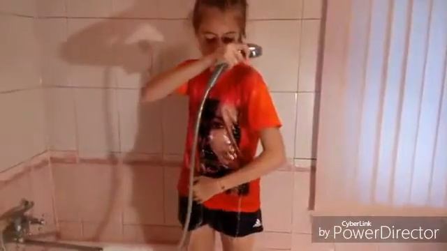 ♥Вызов принят!♥Соня и Настя\ ИСКУПАЛАСЬ В ВАННОЙ В ОДЕЖДЕ!))))) смотреть онлайн