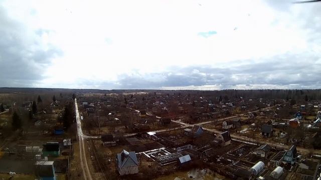 Первый FPV полёт квадрокоптера на даче смотреть онлайн
