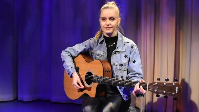 Stella Kelly- You're The One That I Want (Cover) смотреть онлайн