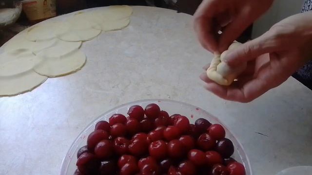 Заварное тесто для вареников. Вареники с вишней смотреть онлайн