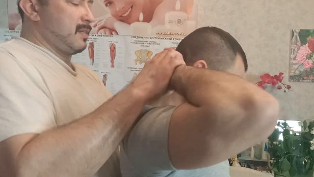 Правим спину с декомпрессией всего позвоночника и шеи стоя. Мануальная терапия - обучение здесь! смотреть онлайн