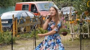 « Трактористка»  Алеся Крейдич - 16 лет.