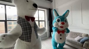 Поздравление белого медведя и зайки