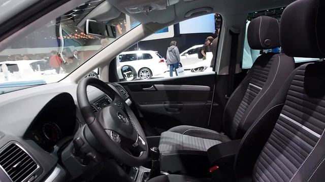 2014 Volkswagen Sharan - Exterior And Interior Walkaround