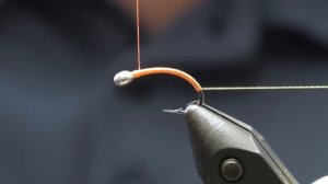 ВАЖНАЯ МУШКА ДЛЯ НАЧИНАЮЩИХ. КЛАССИЧЕСКАЯ СИБИРСКАЯ МОРМЫШКА. КОМАРИК ИЗ ПОДРУЧНЫХ МАТЕРИАЛОВ