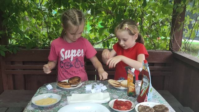 Бургер челлендж. Делаем очень вкусные бургеры!