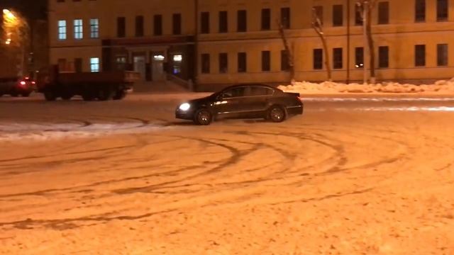 vw Passat b6 4 motion... смотреть онлайн
