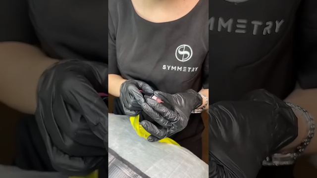 Неземная девушка с алопецией🤩 новые брови для красотки🥹 смотреть онлайн