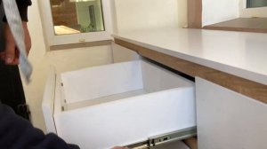 Как СНЯТЬ (вытащить) ВЫДВИЖНОЙ ЯЩИК с телескопических направляющих