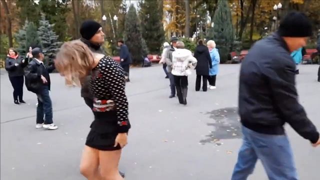 МИЛАЯ,ТЫ БРОСЬ ПЕЧАЛИТЬСЯ!!!СЧАСТЛИВЫЕ МОМЕНТЫ,ПАРК ГОРЬКОГО!!! смотреть онлайн