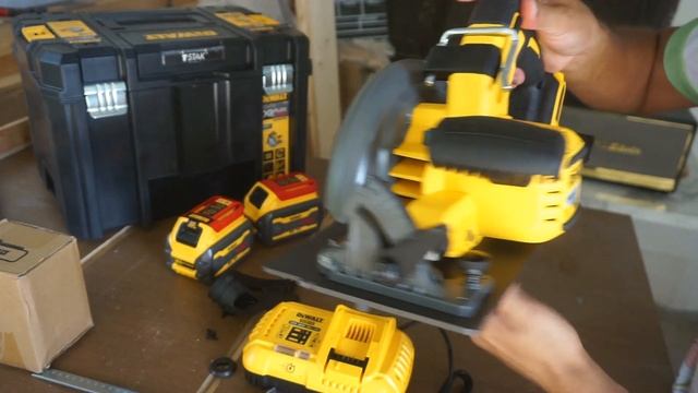 เลื่อยวงเดือนไร้สายDEWALT DCS-578 แกะกล่องรีวิว смотреть онлайн
