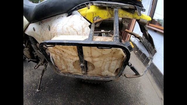 Обзор мотоциклов для путешествий по бездорожью\ SUZUKI DRZ 400s & HUSQVARNA 701 ENDURO смотреть онлайн