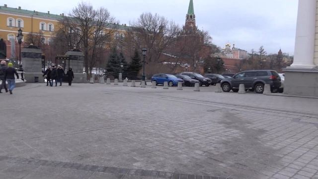 Москва. Прогулка по Манежной площади. Январь 2023 смотреть онлайн