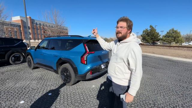 Here’s Everything We Love And Hate About The Kia EV-9 смотреть онлайн