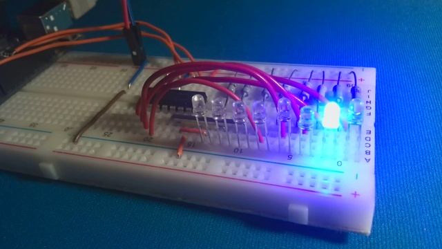 Бегущая волна из светодиодов со сдвиговым регистром и Arduino смотреть онлайн