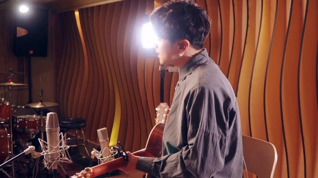 В корее! КИНО (Виктор Цой)-Когда Твоя Девушка Больна (Cover by Song wonsub) Gopherwood guitars смотреть онлайн