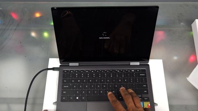 Galaxy Book2 Pro 360 5G (Snapdragon Version) (2023) | Unboxing and 5G Speed Test [8K] смотреть онлайн