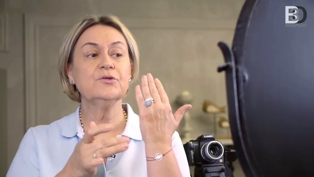 КАК С ПОМОЩЬЮ МАКИЯЖА СДЕЛАТЬ ЛИЦО ОТДОХНУВШИМ смотреть онлайн