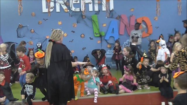 Хеллоуинн вечеринка в Sandy school Halloween 2018 смотреть онлайн