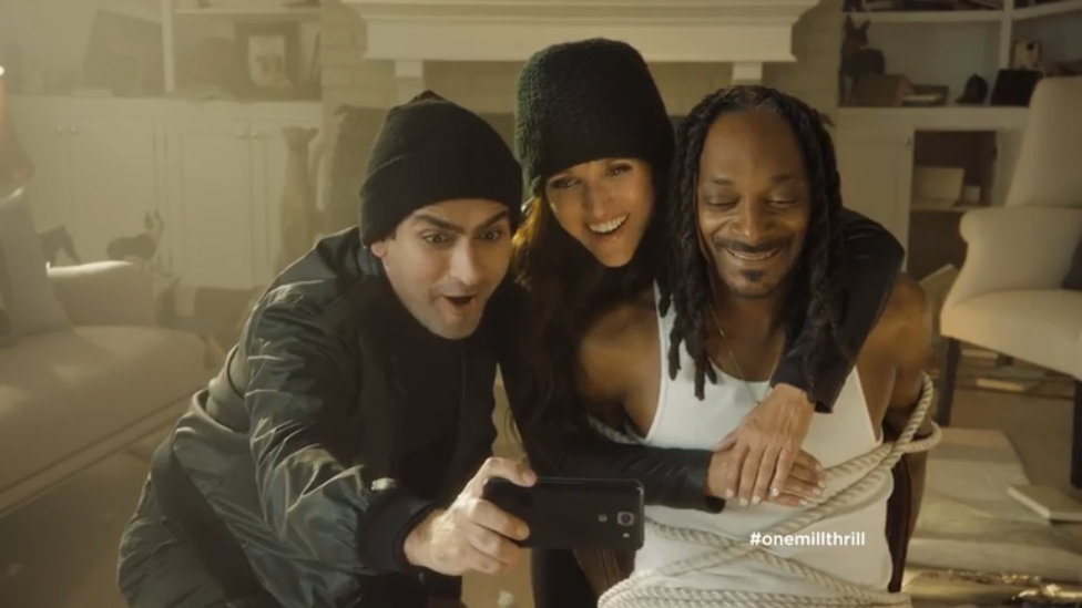 Джулия Луис-Дрейфус и Снуп Догг в рекламе Old Navy смотреть онлайн