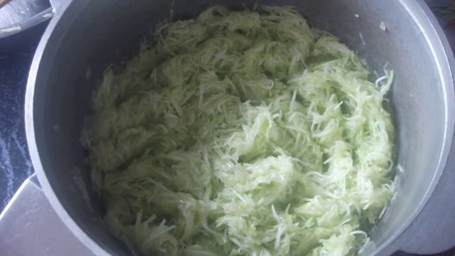 Кабачковая икра, как из магазина)))Squash caviar is from the store))) смотреть онлайн