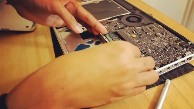 Macbook Late 2008 Ram 8GB Upgrade [English]  - Superenk TV