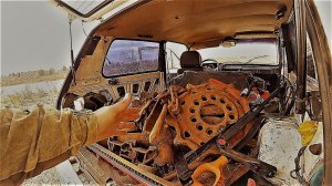 МЕГА КОП! НАШЁЛ “ТРАКИ” ” БАЛАНСИРЫ” “КАТКИ” ТОЛЬКО КОПАЙ! УСПЕТЬ И НЕ УТОПИТЬ МАШИНУ. ЧАСТЬ  1