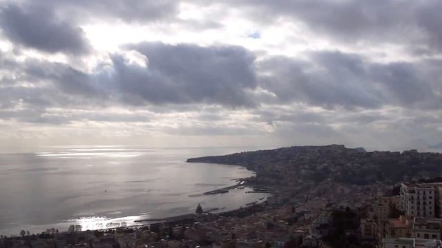 Замок Saint`Elmo в Неаполе