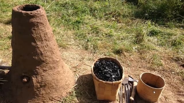 Последние приготовления к плавке в домнице смотреть онлайн