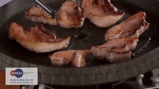 Настоящая корейская кухня готовим самгепсаль 삼겹살 요리 на жаровне смотреть онлайн
