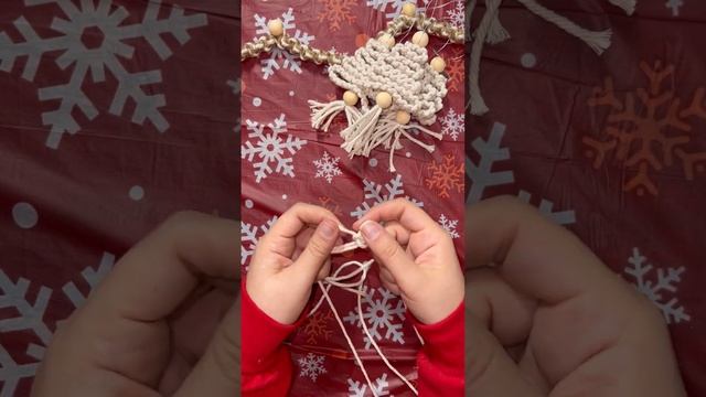 EASY macrame Christmas trees! (Full tutorial) смотреть онлайн