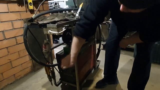 20) Самодельная тележка для сварочного аппарата, Удобная вещь для гаража, сделай себе в гараж смотреть онлайн