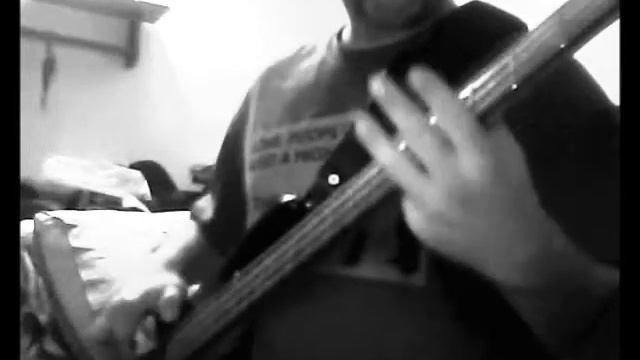 We're not gonna take it, bass cover смотреть онлайн