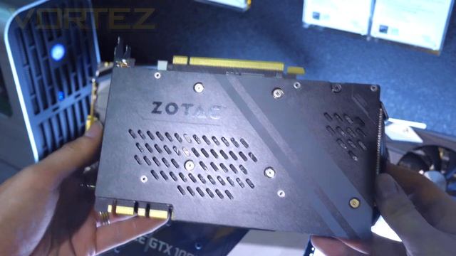 The world's smallest GTX 1080 Ti - ZOTAC @ Computex 2017 смотреть онлайн